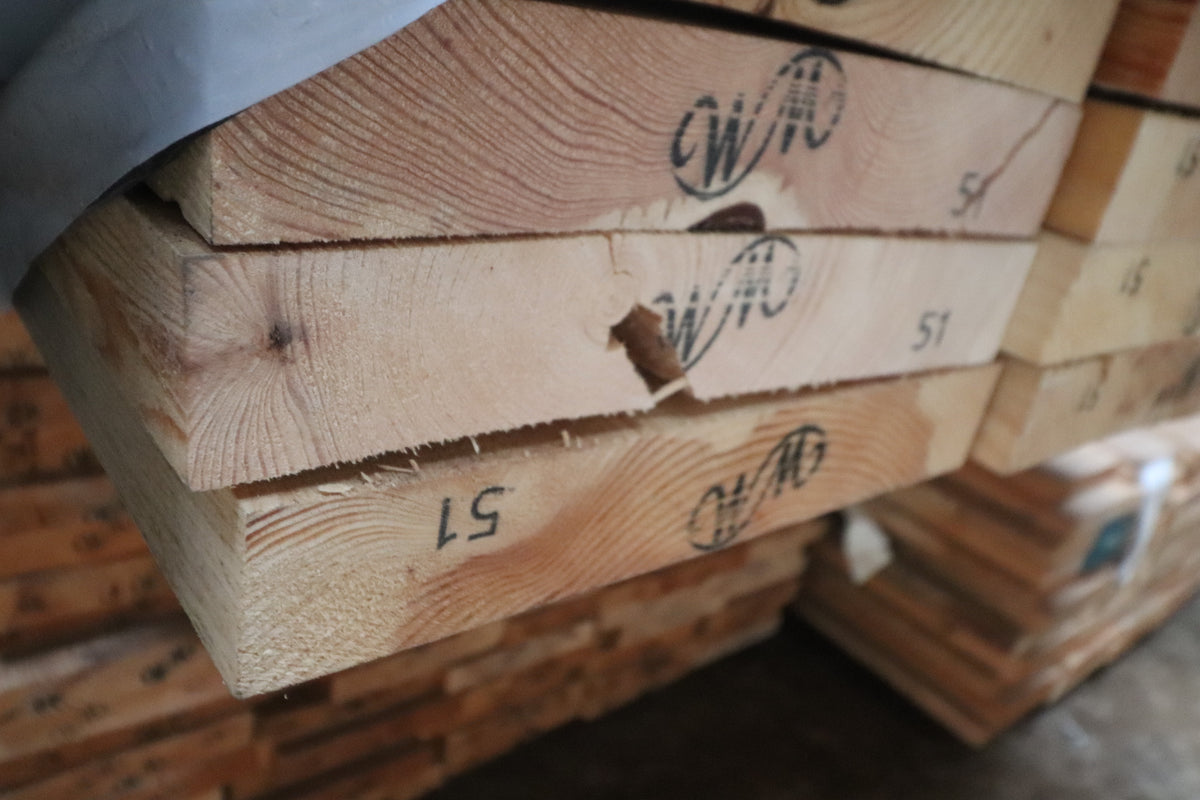 Restparti – 68 stk. fyrplanker – 48 × 300 × 5100 mm